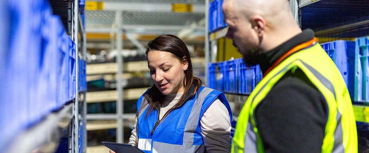 Tracking warehouse kpis